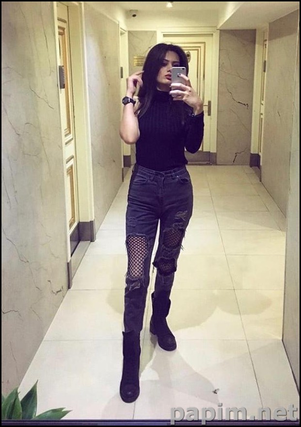 Fit vücut ölçüleri ile ilgileri üzerine toplayan Ankara escort bayan Leyla